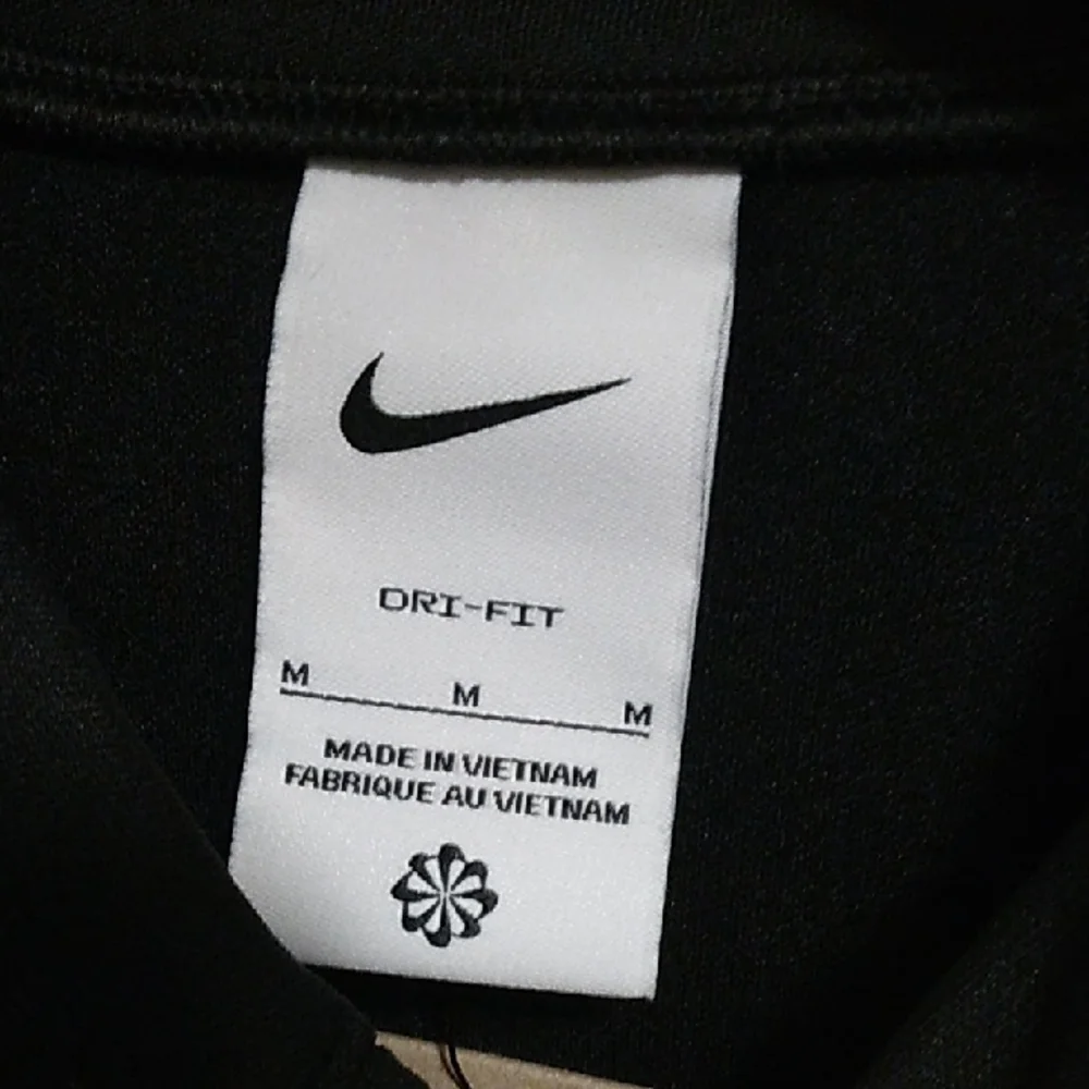 Youth Unisex Nike Soccer Pullover NWT